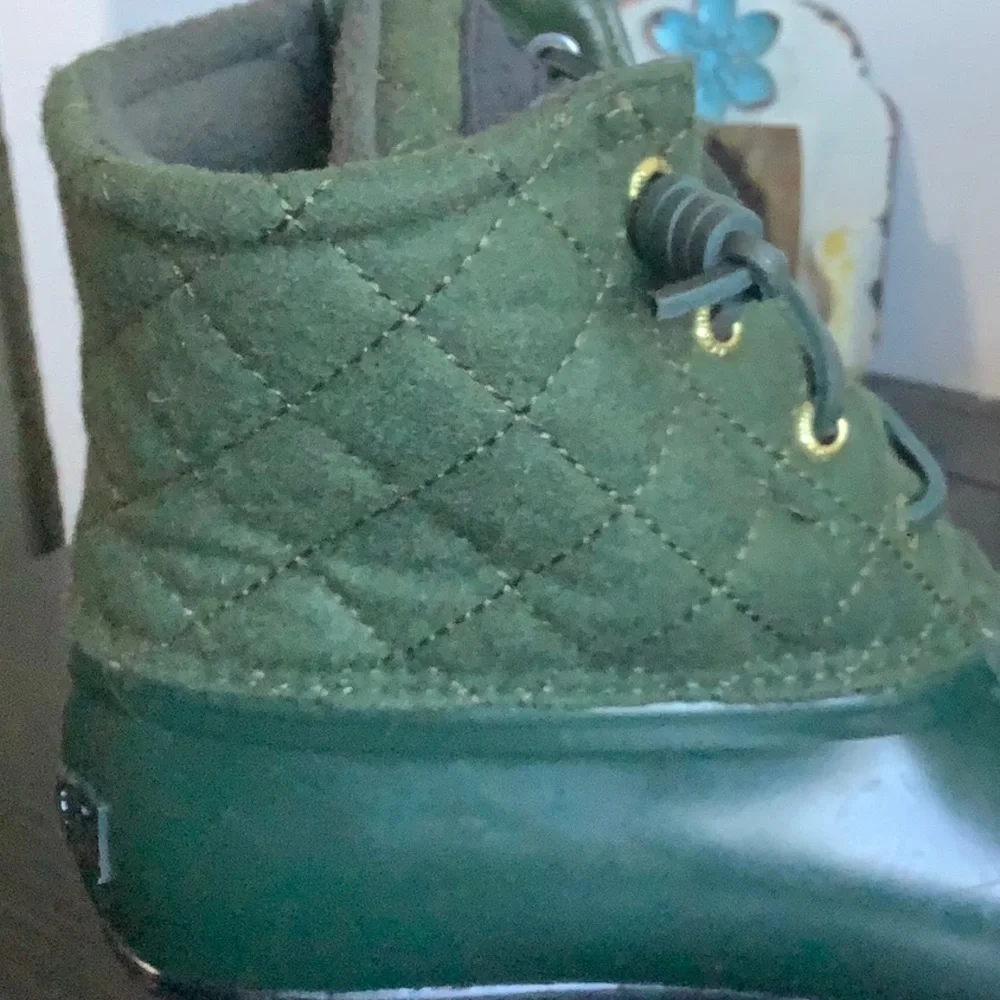 NWOB Sperry Saltwater Women’s Wool green quilted waterproof duck boots